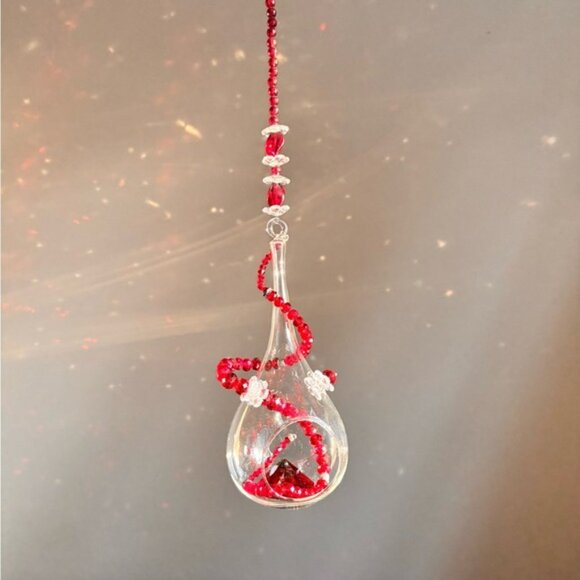 Ruby red crystal glass suncatcher - Picture 2 of 13